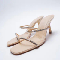 Shoes Slippers Casual Square heel Low Slipers Women Slides Med Jelly Flip Flops Luxury Block 2024 Summer Glitter Hoof Heels Fash