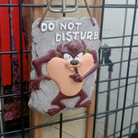 gantungan tazmania dinding do not disturb