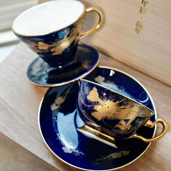 【未使用保管品】大倉陶園 OKURA 金蝕呉須 鶴鯉紋 花瓶 花生　28cm 大倉陶園 金蝕 鶴 花瓶 新品未使用品 未使用保管品】大倉陶園 OKURA 金