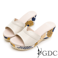 GDC-日系趣味繽紛真皮楔型厚底拖鞋-米色
