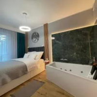住宿 Caroline Jacuzzi Apartments 馬佐夫舍地區新莊園