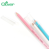 耀您館★日本製Clover可樂牌三色水溶性粉土筆紅白藍3色粉土筆3支組24-065附蓋削筆器布筆縫紉用筆布料筆水溶性粉筆【全館299超取免運】【APP下單點數4倍送】