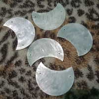 cangkang kerang simping putih bulan sabit per 50 biji untuk kerajinan tangan, dekorasi dan edukasi