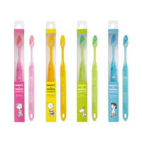 【COMBO!】日本製史努比與朋友們的歡樂時光X4色 繽紛牙刷套裝(牙刷4色入/舒適刷毛/耐高溫材質/易清洗消毒)