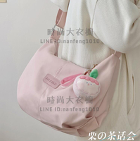 韓國大容量單肩側背包包女簡約百搭餃子包少女學生上課通勤斜背包【時尚大衣櫥】