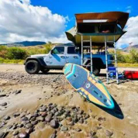 住宿 Embark on a journey through Maui with Aloha Glamp's jeep and rooftop tent allows you to discover diverse campgrounds, unveiling the island's beauty from unique perspectives each day 帕依亞