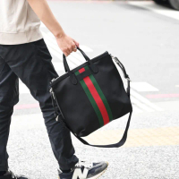 【GUCCI 古馳】經典新版綠紅綠條紋手提兩用購物包托特包(黑 大)