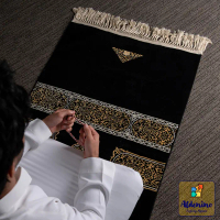 SAJADAH KISWAH KA'BAH MINWAL ASLI MADINAH MOTIF ASTAR AL KAABA