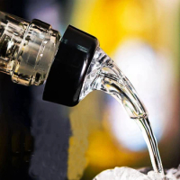Plastic Wine Pourer Wine Aerator Pourer Clear Quick Measure Whisky Liquid Liquor Wine Cocktail Dispenser