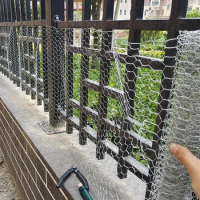Multifunctional Chicken Wire Net Durable Animal Fence Netting Galvanized Hexagonal Wire Mesh Fence for Home Garden Yard