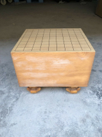 日本回流實木將棋桌一個，手工制作木質好，尺寸超厚，品相好。