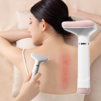 【撥筋新體驗】都市女子粉色刮痧按摩棒(刮痧板 臉部按摩 手持刮痧器 推刮撥筋棒 美容儀 疏通經絡)