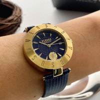 【VERSUS】VERSUS VERSACE手錶型號VV00335(寶藍色錶面金色錶殼寶藍真皮皮革錶帶款)