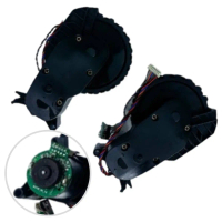 Bánh xe chính của robot hút bụi DREAME D10 Plus Gen 2 với chức năng tự đổ rác, bánh xe trái và phải