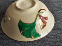 京燒清水燒平茶碗，銀杏葉紋。底部有款“隆山”。茶道具。