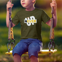 เสื้อยืดเด็กคอกลมแขนสั้นสำหรับชายหญิงลาย \Never Give Up\""
