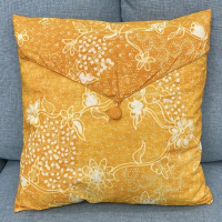 Sarung Bantal Sofa Batik Tulis Lasem motif Sekar Jagad - Kuning, 45x45 cm