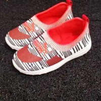Sepatu kets sneaker slip on anak perempuan