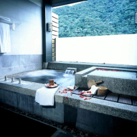 【金山八煙溫泉會館】雙人鴛鴦湯屋泡湯70分鐘．贈送溫泉魚乙次(享樂券)