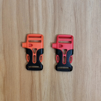 buckle pluit whistle/kunci sodok pluit 2 cm isi 12 pcs