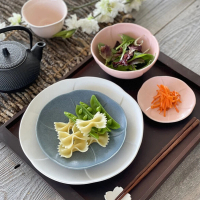 【YS-MART】日本製 美濃燒 不規則花瓣陶瓷餐盤_6件組(粉白黑3顏色、淺盤、5吋&amp;7吋)