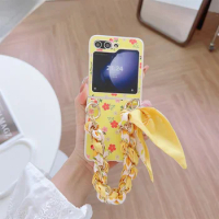 Wrist Strap Scarf Chain Flower Pattern Phone Case for Samsung Galaxy Z Flip 5 4 3 Flip5 Flip4 Flip3 Protective Shockproof Cover