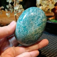 Amazonite palm HQ deep green. cocok untuk altar, worry stone, atau dipotong untuk liontin.