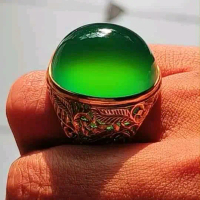 Batu bacan semi warna cokelat