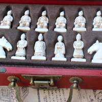 1Set Vintage Chinese Terracotta Warrior 32 Chess Set Wood Table Chess Games Gift