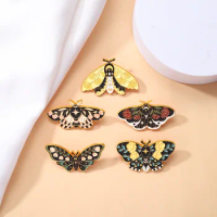 Creative Flower Moth Butterfly Brooch Pins Vivid Insect Enamel Lapel Pin Badge Brooches Jewelry Cute Bag Hat Accessories Gift