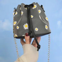 Women's Chain Shoulder Bag Fashion Leather Small Daisy Drawstring