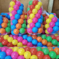 Bola Mainan warna warni 100pcs Besar dan Kecil