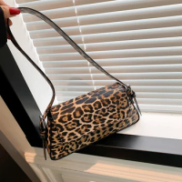 PU Leather Chic Sling Purses Waterproof Women Single Shoulder Bag Large Capacity Leopard Print Sling Bag Solid Color Travel Bags