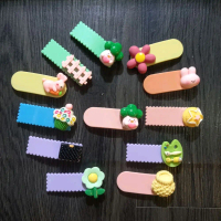 [ Deal 1k ] Kẹp Tóc Nhựa Đính Charm Ngẫu Nhiên Cho Bé.