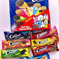 Bánh Quy Nhân Kem Crem-O Mix 7 Vị Nhân Kem Kèm Quà Tặng (Bộ Sưu Tập Charm Và Móc Khóa BT21)