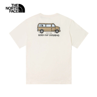 【The North Face】北面男女款米白色純棉胸前趣味露營車印花寬鬆短袖T恤｜88GHQLI