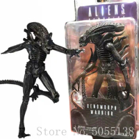 Aliens Series Xenomorph Worrior Alien Queen Bishop Queen Attack PVC Figure Collectible Model Toy 9cm