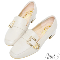 【Ann’S】鏤空造型金扣頂級綿羊皮平底樂福鞋3cm(奶茶杏)