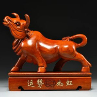 全城熱賣 - 黑檀木雕牛擺件實木十二生肖牛氣沖天家居辦公桌面開業裝飾工藝品花梨牛氣沖天【長32cm贈底座】
