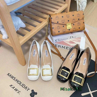 Lydia代購~MIUMIU 2023早春新款圓頭金扣瑪麗珍鞋  時尚穿搭-Misaki精品