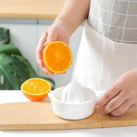 Citrus Juicer Hand Juicer with Strainer and Container Lemon Squeezer Manual Squeeze Juice Extractor for Lemon Lime Grapefruit