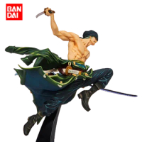 BANDAI Genuine BWFC ONE PIECE Roronoa Zoro Jump Knife Top Showdown Action Figure Anime Model Collection Toys Ornament Gift