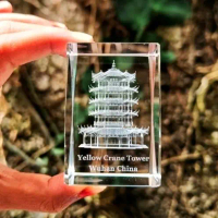 Souvenir pajangan miniatur replika kristal Yellow Crane Tower Wuhan oleh oleh negara China