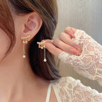 Anting mutiara berbentuk melengkung dengan hiasan mutiara dan sulaman Korea yang elegan dan langka, 