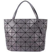 ISSEY MIYAKE 三宅一生 BAOBAO 灰色皮質三角格7x10拉鍊托特包