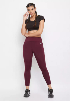 Clovia Snug Fit Active Ankle Length Tights in Maroon