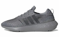 SWIFT RUN 22 TRIPLE GREY