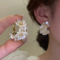 Khuyên Tai Tròn Hoa Trắng Tinh Tế 1 Đôi, Phong Cách Đồng Quê Thanh Lịch, Đồ Trang Trí Tai Tinh Tế Dà