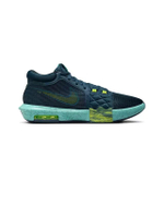 รองเท้าบาสเกตบอลผู้ชาย LeBron Witness 8 EP สีเขียว - NI083SH443EATH