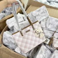 Chio 2nd - Bᶖgsize kèm Charm Túi Chio Dáng Làn Kẻ Sọc Màu be vintage By.Halinh
